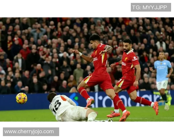 足总杯激战马竞凭点球险胜曼联争议判罚引发全场热议